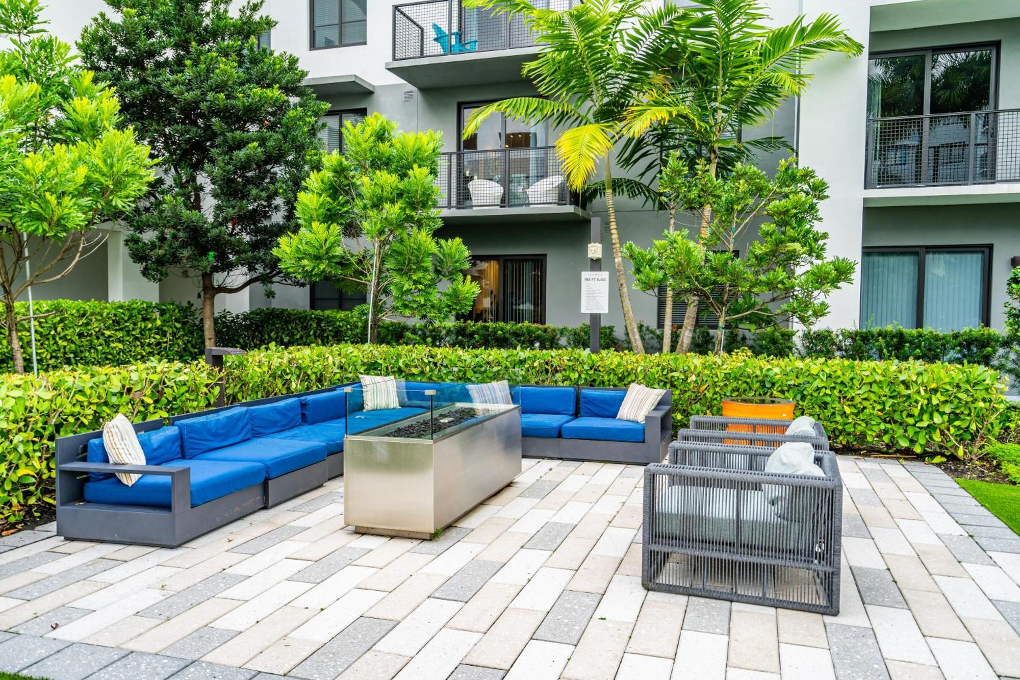 Amazing 2 Bedroom Unit In Doral Miami With Free Parking Хайлиа-Гарденс Экстерьер фото
