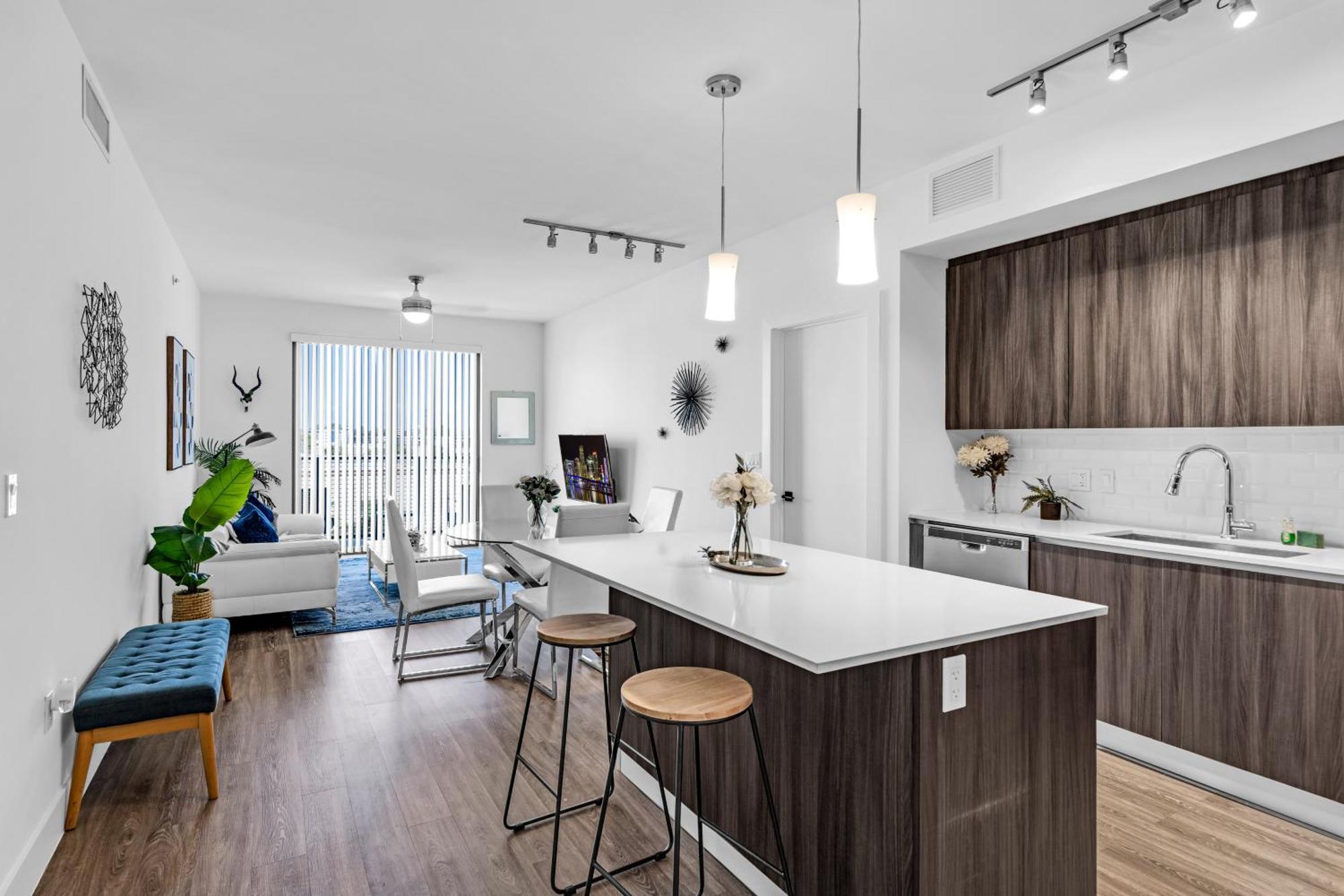 Amazing 2 Bedroom Unit In Doral Miami With Free Parking Хайлиа-Гарденс Экстерьер фото