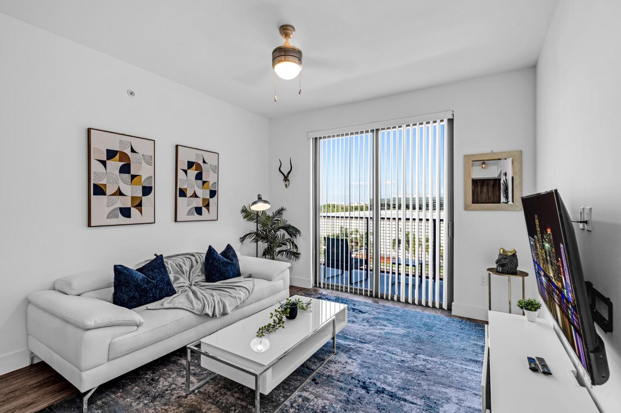 Amazing 2 Bedroom Unit In Doral Miami With Free Parking Хайлиа-Гарденс Экстерьер фото
